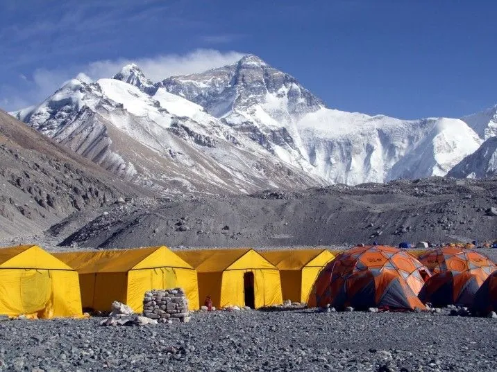 Trapped on the Roof of the World: The Untold Story of the 1996 Everest Disaster