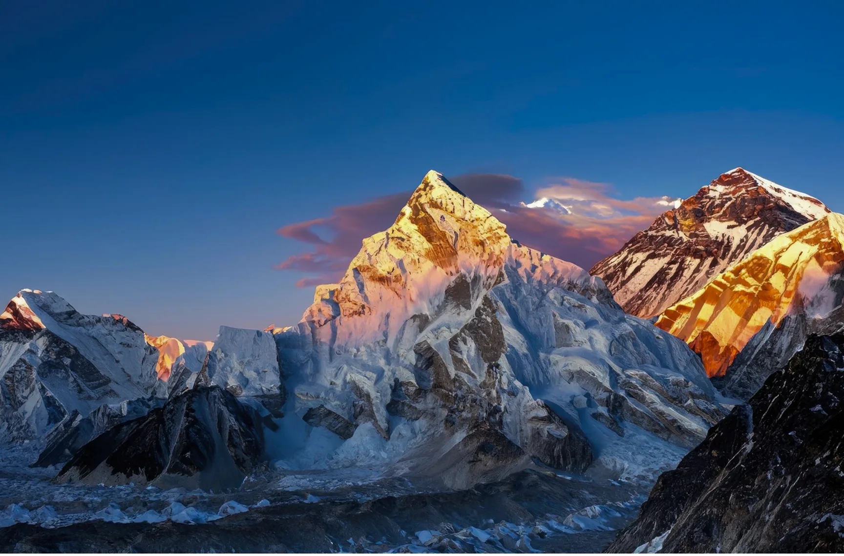 Mount Everest in the Himalayas, Nepal